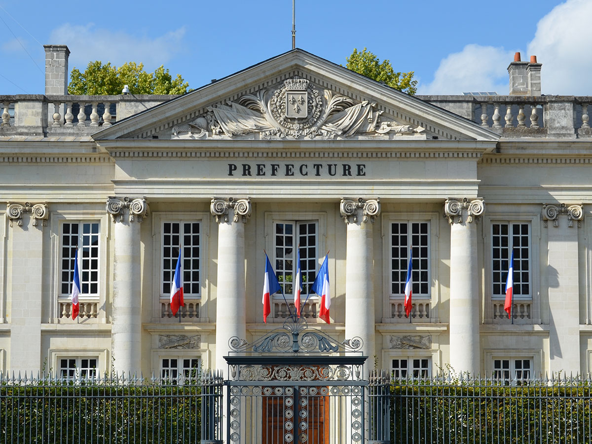 Accueil en préfecture : la qualité réservée aux « talents ...
